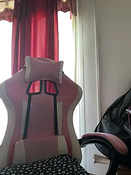 LittleBabyCat22 online show from 10, 2, 2026