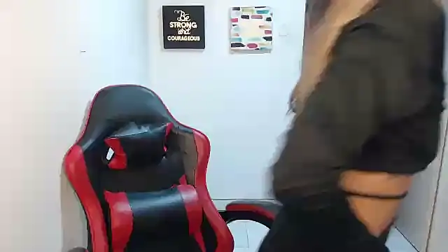 Snapshot of Liamiler01_ chatting on 3, 2, 2026 Liamiler01 online show from 3, 2, 2026