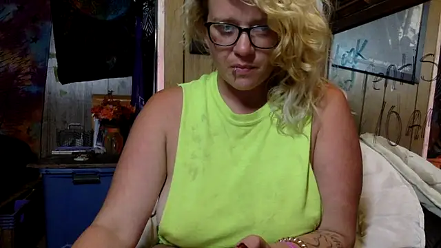TrashleyRosebud online show from 10, 7, 2026