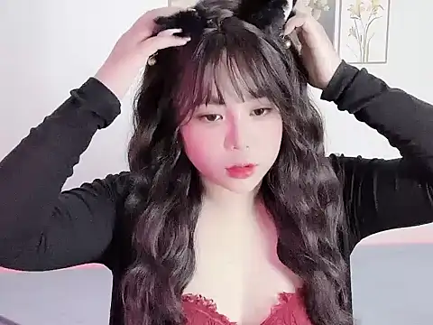   Lyly   online show from 5, 11, 2025