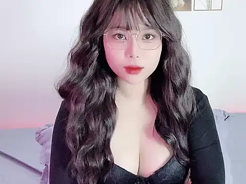   Lyly   online show from 3, 11, 2025