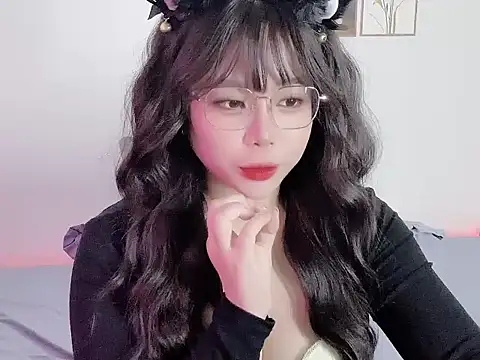   Lyly   online show from 30, 10, 2025