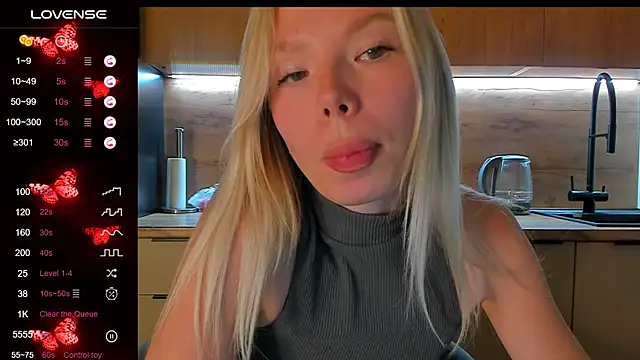 Snapshot of Olivia_Bells chatting on 4, 7, 2026 Olivia Bells online show from 4, 7, 2026