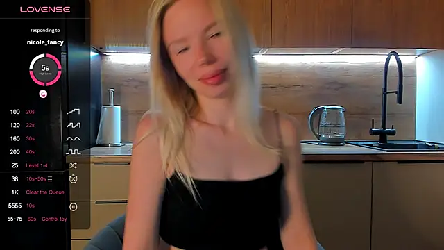 Snapshot of Olivia_Bells chatting on 14, 6, 2026 Olivia Bells online show from 14, 6, 2026