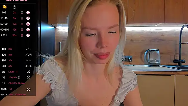 Snapshot of Olivia_Bells chatting on 3, 6, 2026 Olivia Bells online show from 3, 6, 2026