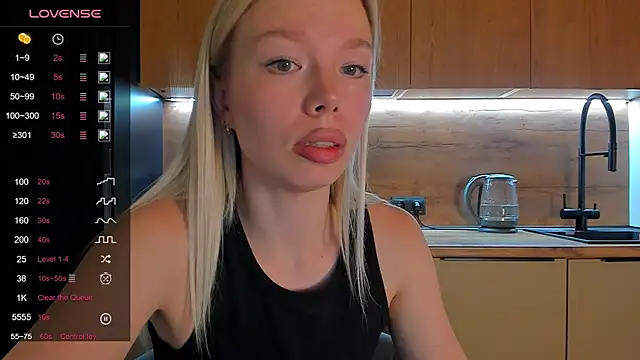 Snapshot of Olivia_Bells chatting on 8, 6, 2026 Olivia Bells online show from 8, 6, 2026