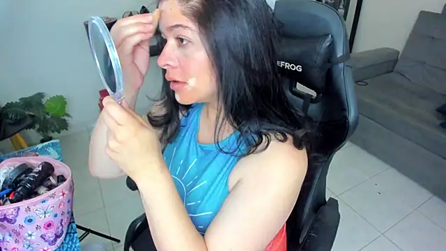 Snapshot of BellaFlaming chatting on 22, 11, 2025 BellaFlaming online show from 22, 11, 2025