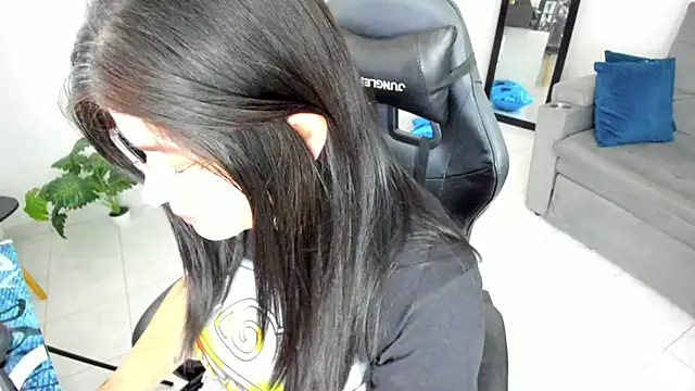 Snapshot of BellaFlaming chatting on 22, 9, 2025 BellaFlaming online show from 22, 9, 2025