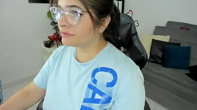 Snapshot of BellaFlaming chatting on 15, 2, 2025 BellaFlaming online show from 15, 2, 2025