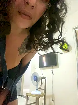 Snapshot of -Marivalda- chatting on 5, 11, 2025 -Marivalda- online show from 5, 11, 2025