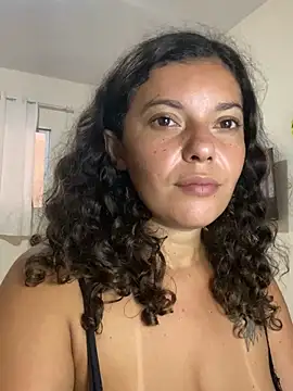 Snapshot of -Marivalda- chatting on 4, 11, 2025 -Marivalda- online show from 4, 11, 2025