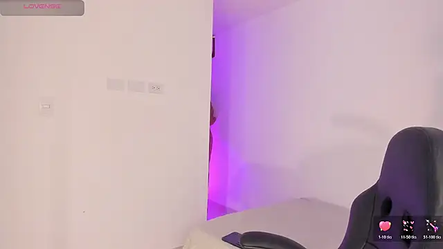 AnitaHaywood  online show from 16, 11, 2025