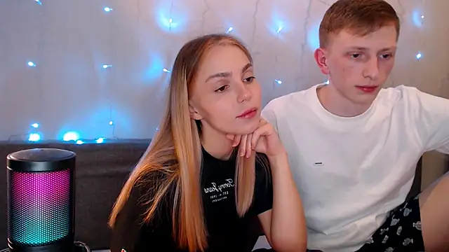 juliaanddima online show from 14, 9, 2025