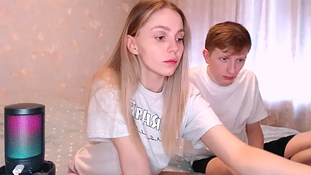 Snapshot of juliaanddima chatting on 26, 2, 2026 juliaanddima online show from 26, 2, 2026