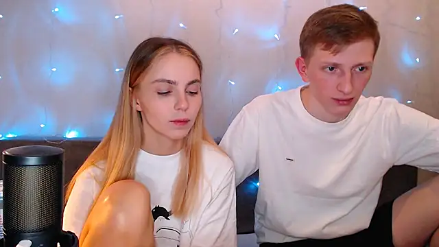 juliaanddima online show from 4, 10, 2025