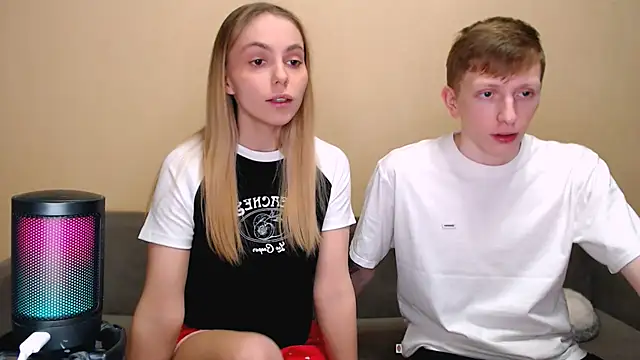 Snapshot of juliaanddima chatting on 7, 2, 2026 juliaanddima online show from 7, 2, 2026