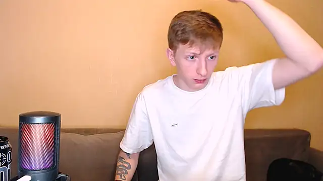 Snapshot of juliaanddima chatting on 9, 2, 2026 juliaanddima online show from 9, 2, 2026