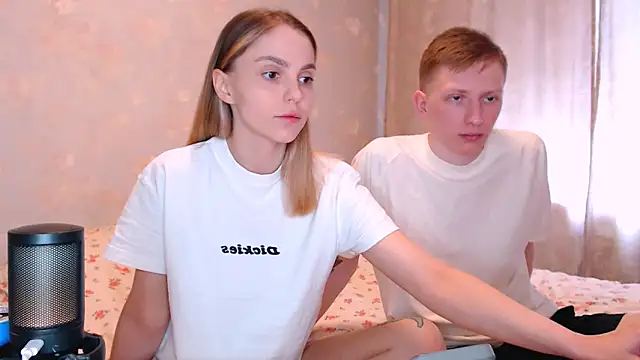 juliaanddima online show from 22, 4, 2026