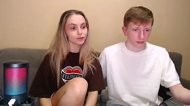 Snapshot of juliaanddima chatting on 13, 2, 2026 juliaanddima online show from 13, 2, 2026