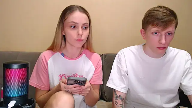 Snapshot of juliaanddima chatting on 23, 2, 2026 juliaanddima online show from 23, 2, 2026