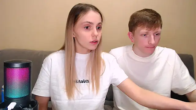 Snapshot of juliaanddima chatting on 16, 2, 2026 juliaanddima online show from 16, 2, 2026