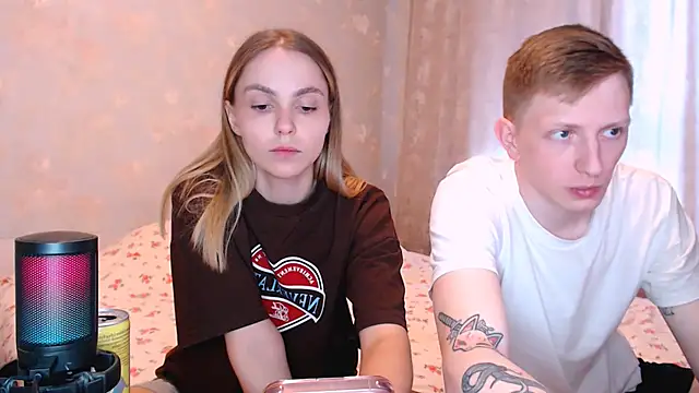 Snapshot of juliaanddima chatting on 19, 6, 2026 juliaanddima online show from 19, 6, 2026