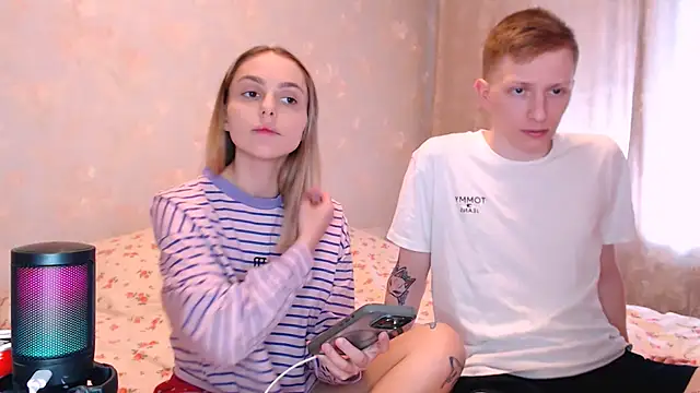 juliaanddima online show from 23, 4, 2026