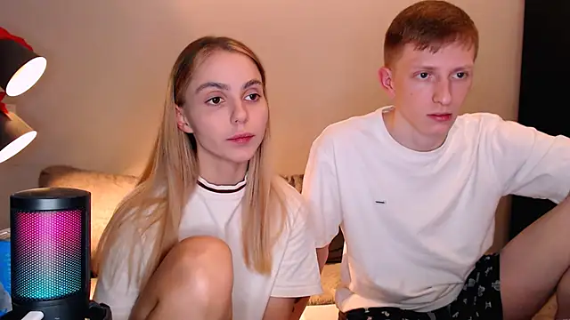 juliaanddima online show from 6, 11, 2025