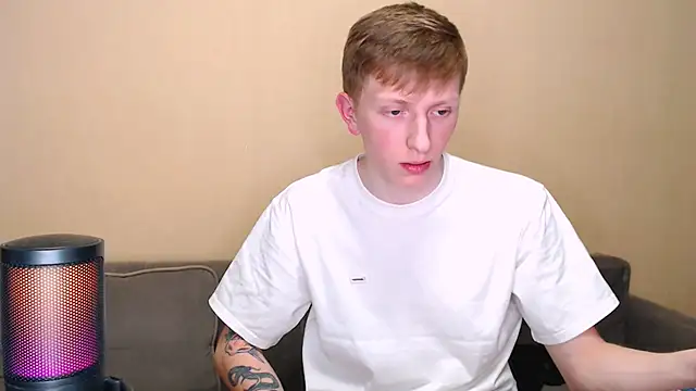 Snapshot of juliaanddima chatting on 8, 2, 2026 juliaanddima online show from 8, 2, 2026