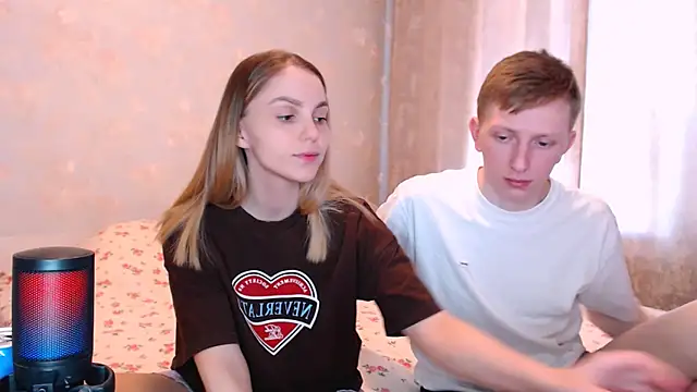 juliaanddima online show from 18, 5, 2026
