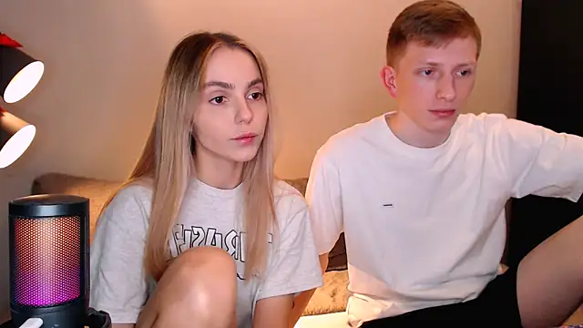 juliaanddima online show from 10, 11, 2025