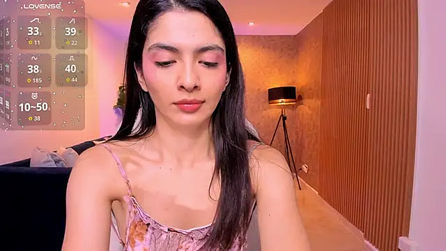 Snapshot of miiaa_evans chatting on 3, 10, 2025 miiaa evans online show from 3, 10, 2025