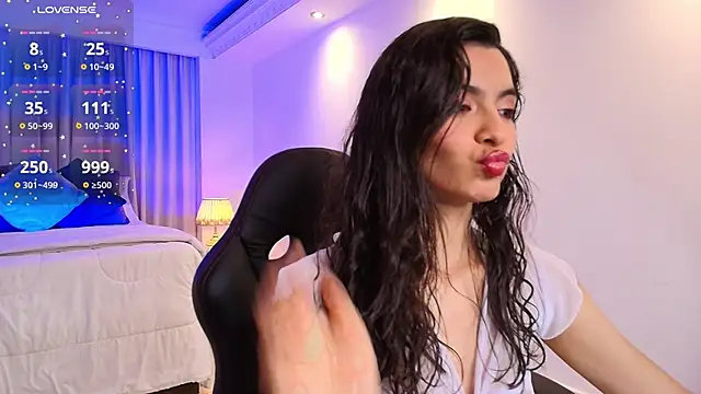 Snapshot of miiaa_evans chatting on 19, 3, 2025 miiaa evans online show from 19, 3, 2025