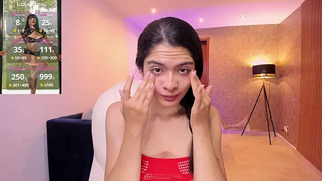 Snapshot of miiaa_evans chatting on 8, 11, 2025 miiaa evans online show from 8, 11, 2025