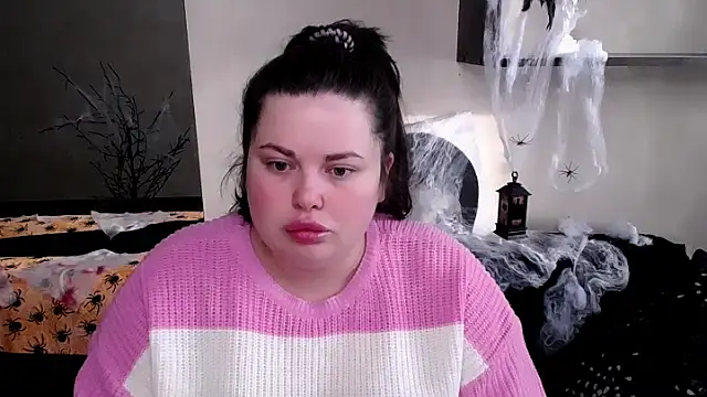 Emily Mo online show from 30, 10, 2025