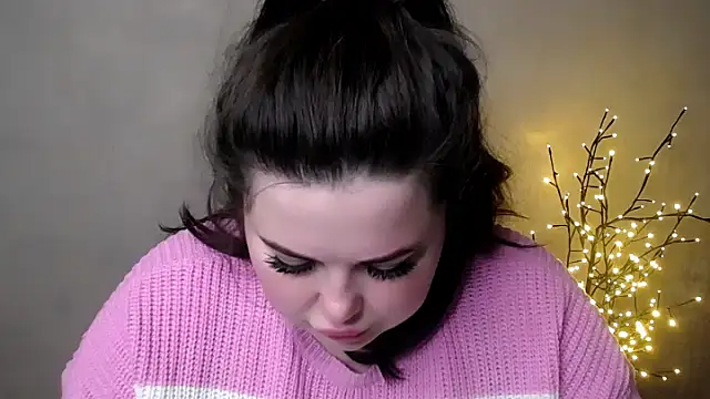 Emily Mo online show from 20, 11, 2025