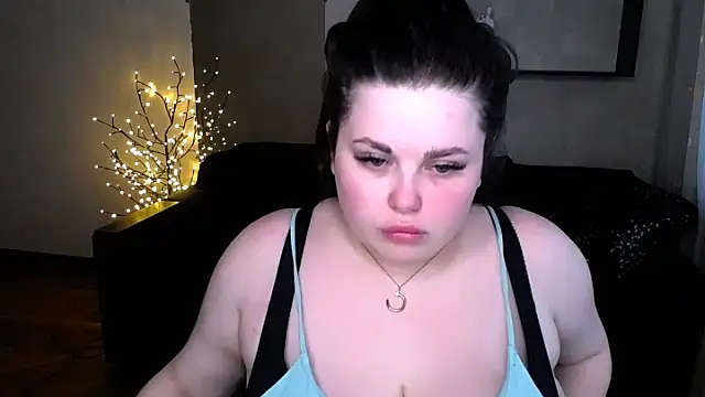 Emily Mo online show from 22, 3, 2025