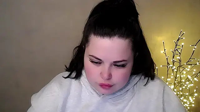 Emily Mo online show from 27, 11, 2025