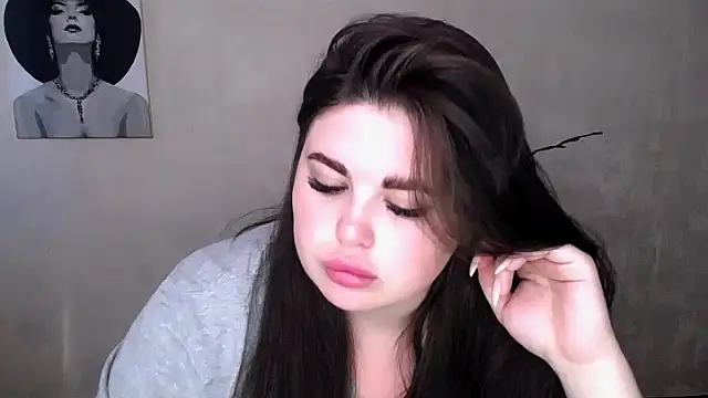 Emily Mo online show from 15, 9, 2025