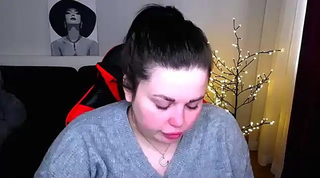 Emily Mo online show from 28, 2, 2025