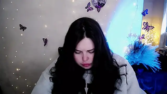 Emily Mo online show from 5, 2, 2026