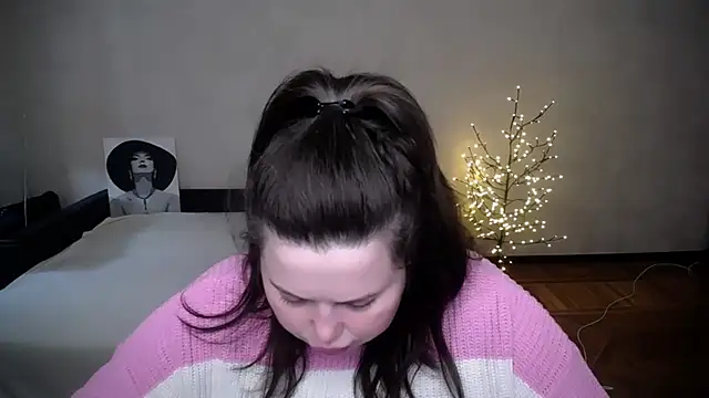 Emily Mo online show from 26, 4, 2026