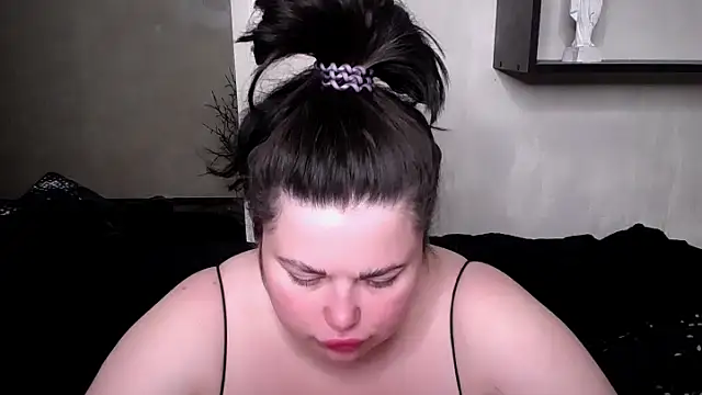 Emily Mo online show from 16, 10, 2025