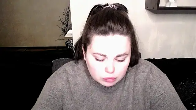 Emily Mo online show from 25, 10, 2025