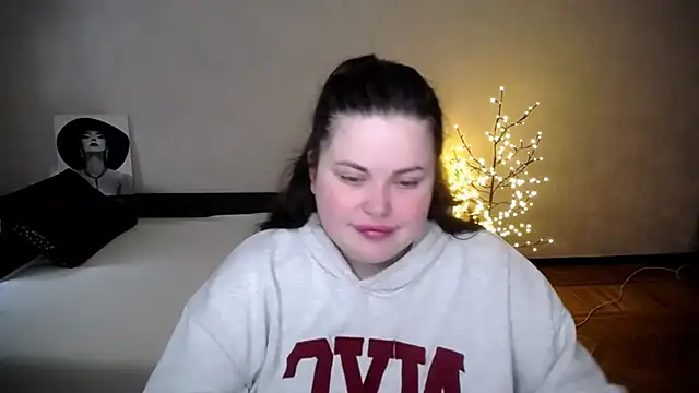 Emily Mo online show from 18, 4, 2026