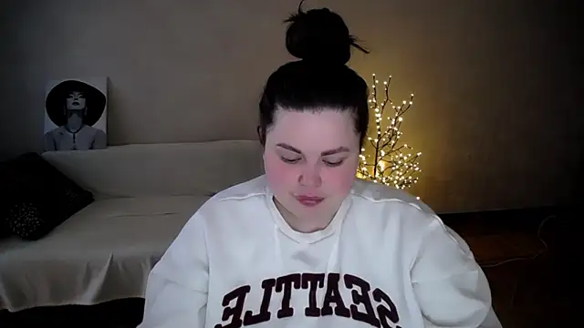 Emily Mo online show from 28, 5, 2026
