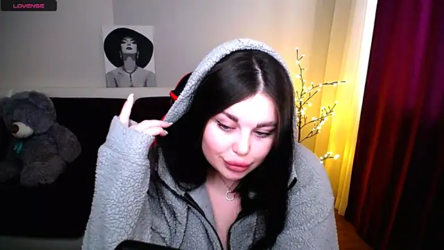 Emily Mo online show from 26, 2, 2025