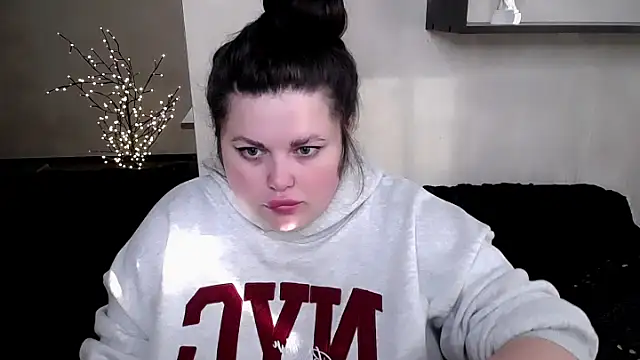 Emily Mo online show from 4, 11, 2025