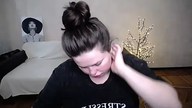 Emily Mo online show from 20, 5, 2026