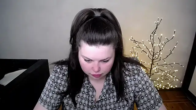 Emily Mo online show from 13, 5, 2026